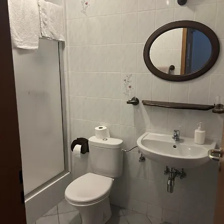 Aux Deux Clefs ホテル 2*