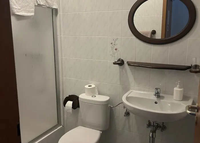 Aux Deux Clefs ホテル 2*